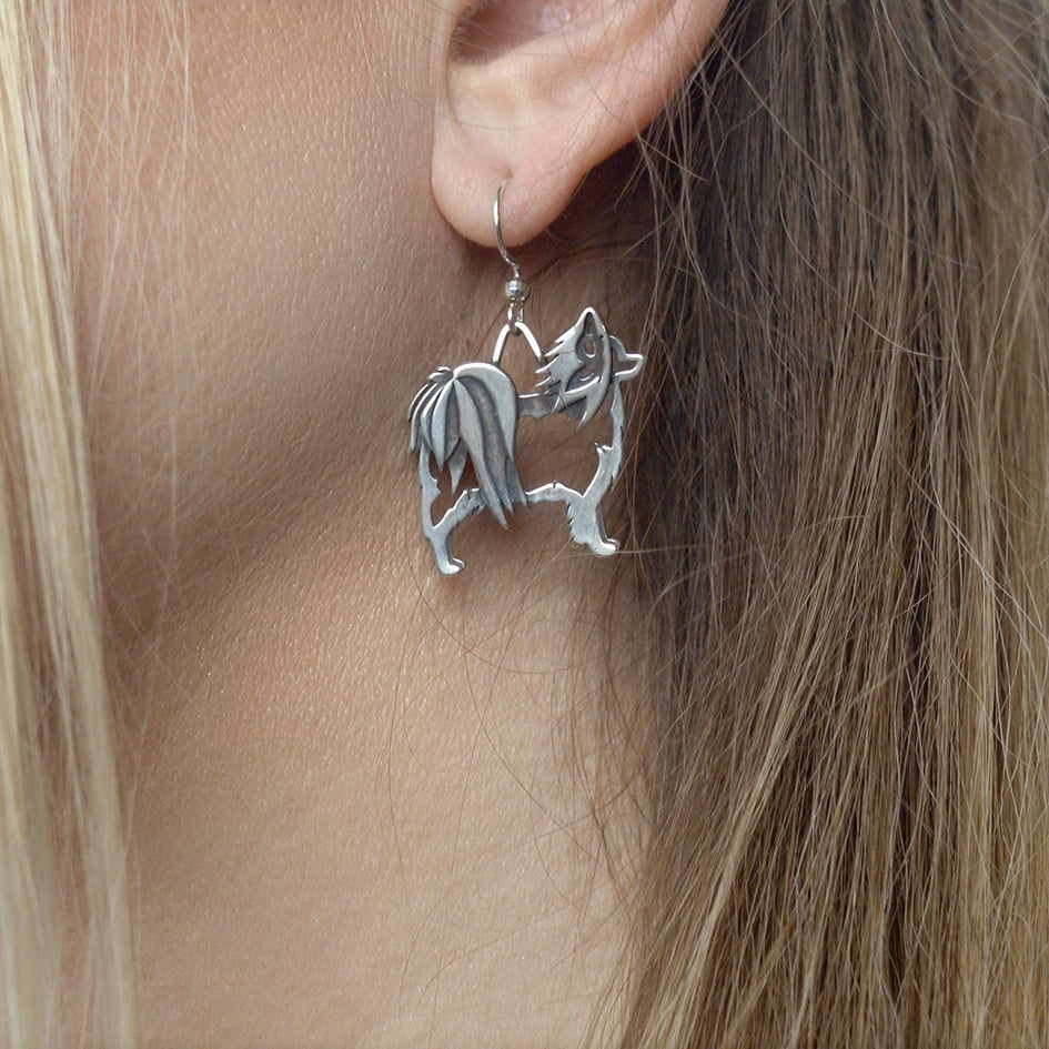 Papillon, w/Butterfly in ear, Body, Earring